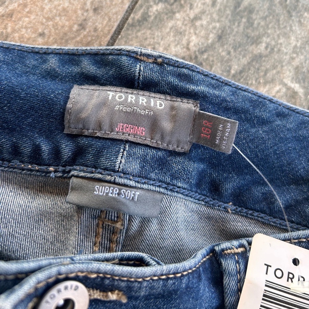 NWT Torrid High Rise Jegging - Picture 8 of 10